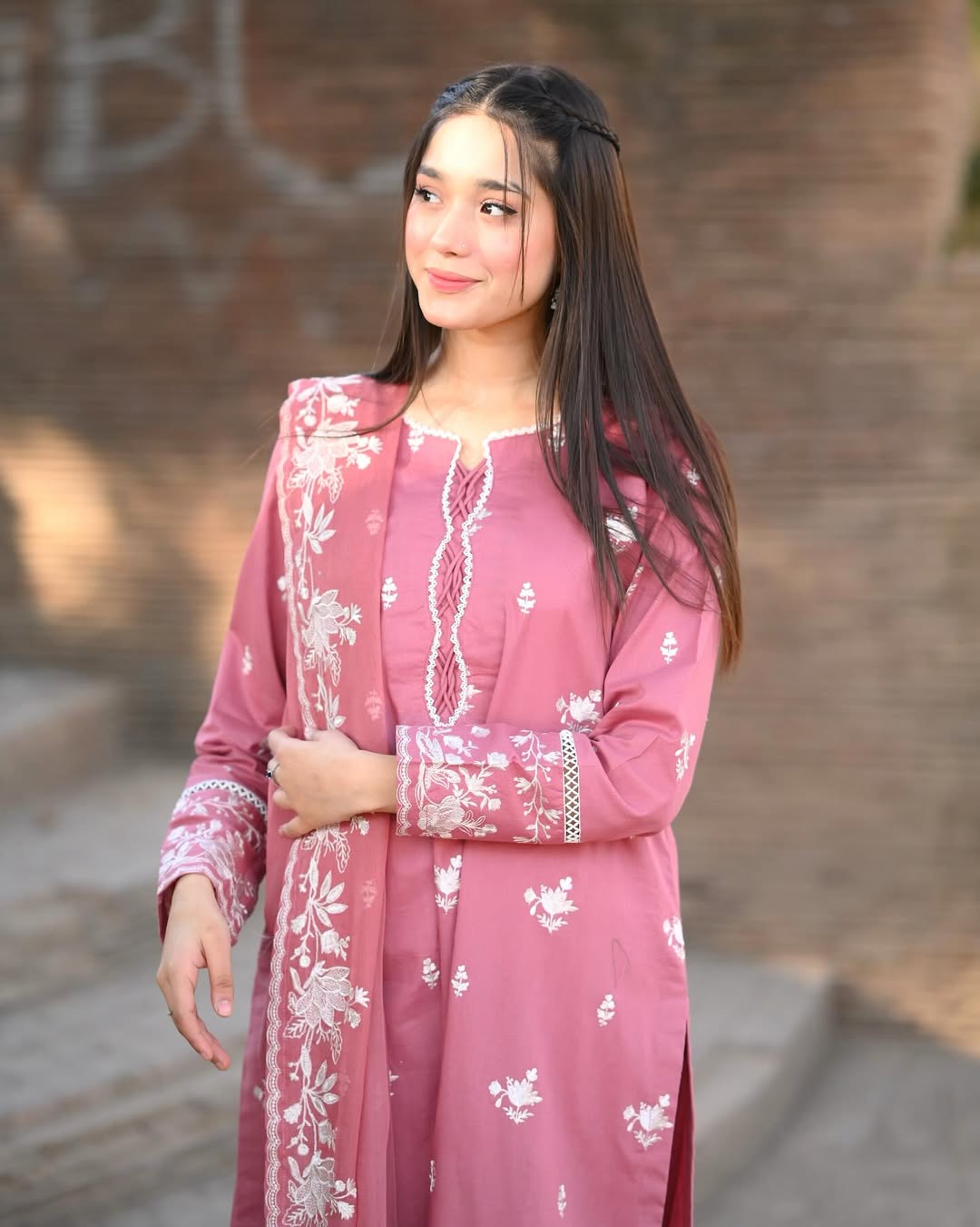 Nazneen Embroidered 3PC